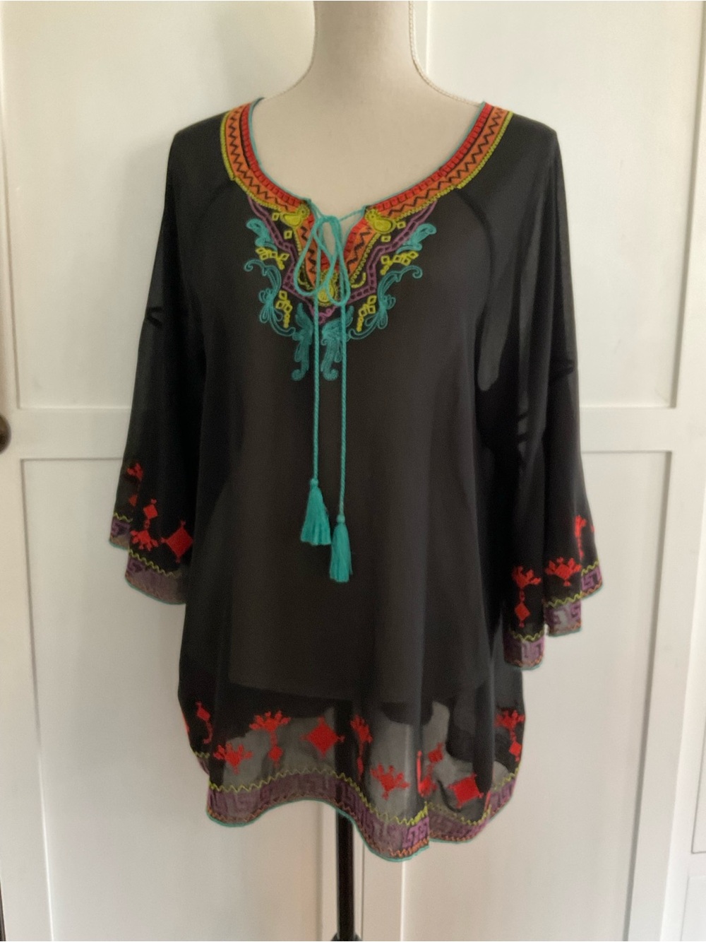 ivy jane Black Tunic with Teal Tassel and Multicolor EmbroiderySz Large